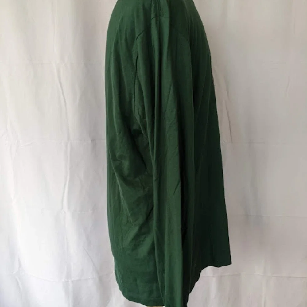 Men's Nike Long Sleeve T Shirt Size Medium Green Christmas Santa Claus Boots NEW